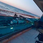 Wave 2 Mamaia Prima Linie La Mare 120mp Apartment