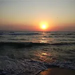 Wave 2 Mamaia Prima Linie La Mare 120mp Apartment *