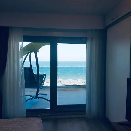 Wave 2 Mamaia Prima Linie La Mare 120mp Apartment *