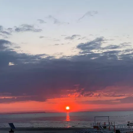 Wave 2 Mamaia Prima Linie La Mare 120mp * Năvodari