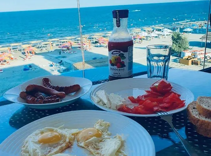 Wave 2 Mamaia Prima Linie La Mare 120mp Appartement Năvodari