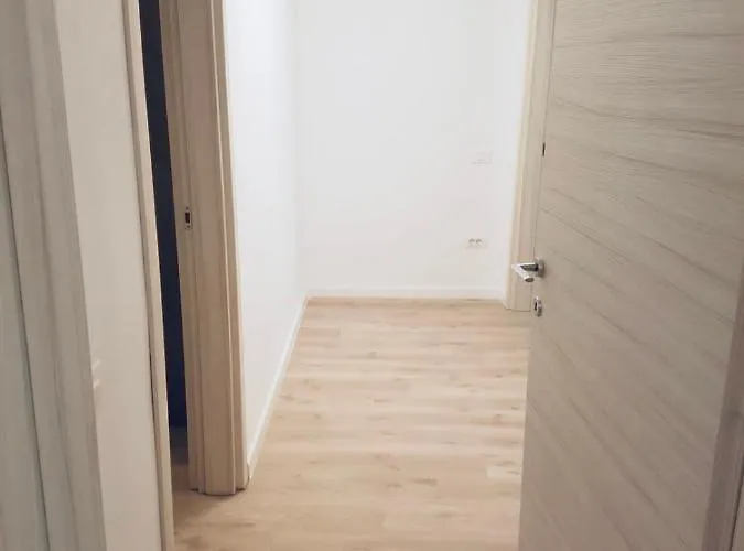 Wave 2 Mamaia Prima Linie La Mare 120mp *